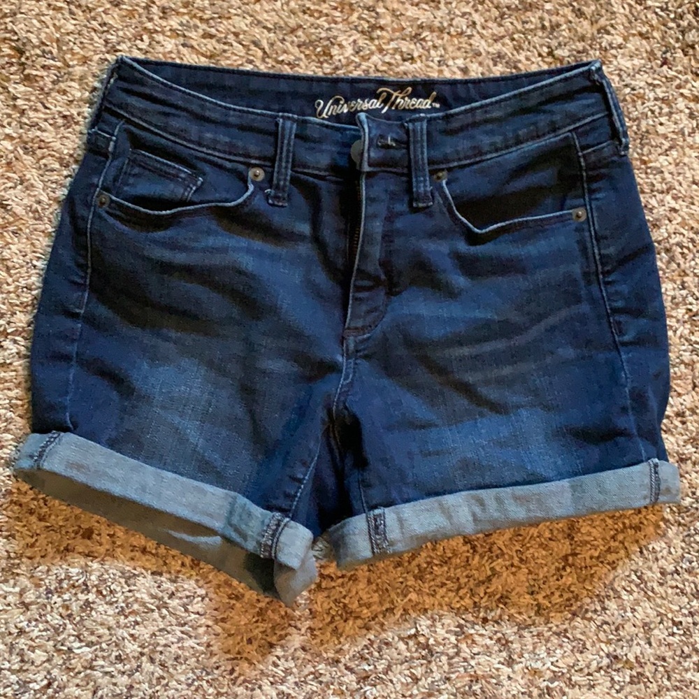 UNIVERSAL THREADS DENIM SHORTS